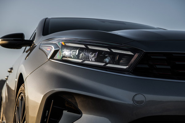 മാറ്റങ്ങളുമായി കിയയുടെ പുത്തൻ കോംപാക്‌ട് സെഡാൻ 'Forte' 