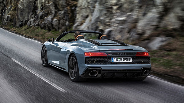 കരുത്തിനൊപ്പം കൂടുതൽ സ്പോർട്ടി ലുക്ക്സും; R8 V10 അവതരിപ്പിച്ച് ഔഡി