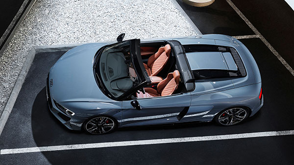 കരുത്തിനൊപ്പം കൂടുതൽ സ്പോർട്ടി ലുക്ക്സും; R8 V10 അവതരിപ്പിച്ച് ഔഡി