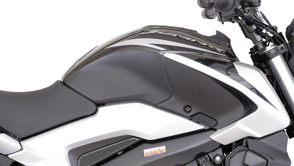 Bajaj Pulsar 250-യുടെ വരവ് തിരിച്ചടിയായത് Dominar 250-യ്ക്ക്; വില്‍പ്പന ഇടിഞ്ഞു