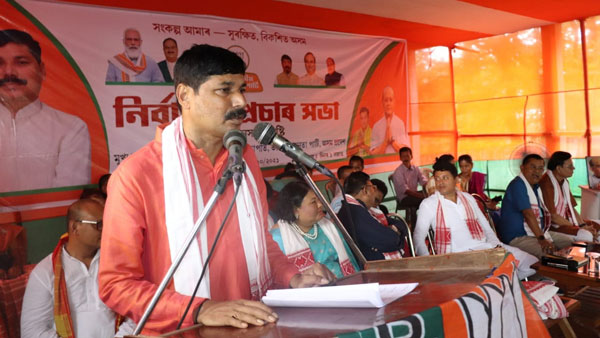 ഇതിന് എന്ത് പറയണം? 95 ശതമാനം ഇന്ത്യക്കാർക്കും പെട്രോൾ ആവശ്യമില്ലെന്ന് UP മന്ത്രി ഉപേന്ദ്ര തിവാരി!