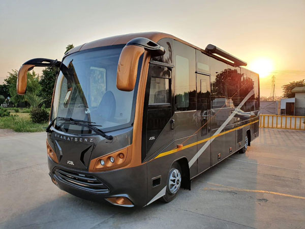 കേരളത്തിന്റെ വിനോദസഞ്ചാരത്തിന് പുതുമുഖം; കാരവന്‍ ടൂറിസത്തിനായി ഭാരത്ബെന്‍സിന്റെ കാരവന്‍ എത്തി