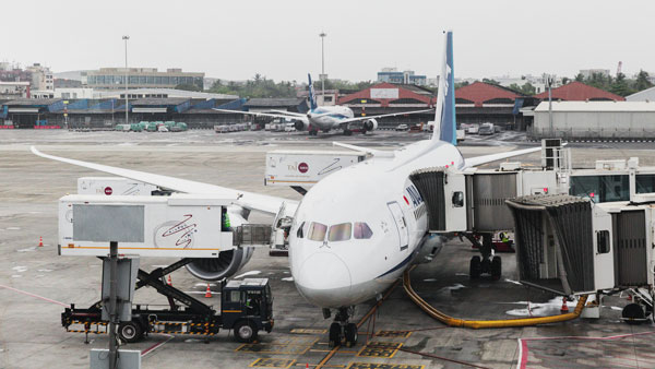 പെട്രോൾ ഡീസൽ എന്നിവയേക്കാൾ വലിക്കുറവിൽ ജെറ്റ് ഫ്യുവൽ; എന്താണ് ഇതിന്റെ ഗുട്ടൻസ്?