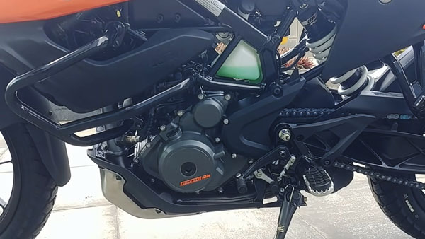 ഊഹാപോഹങ്ങൾക്ക് അറുതി വരുത്തി പുത്തൻ Pulsar 250F -ന്റെ ടീസർ പങ്കുവെച്ച് Bajaj