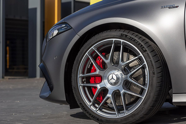 ഹാച്ച്ബാക്ക് മോഡലുകളിലെ ആറാംതമ്പുരാൻ, Mercedes AMG A45 S നവംബർ 17-ന് ഇന്ത്യയിൽ അവതരിപ്പിക്കും