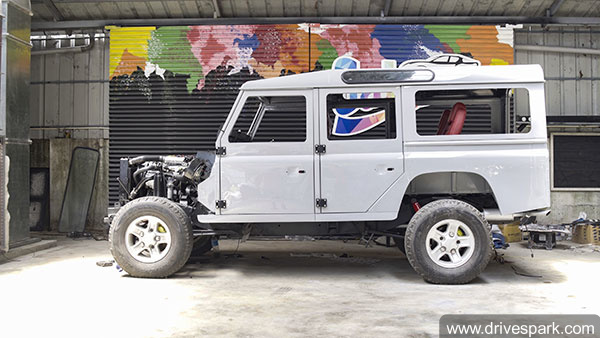 അത്യുഗ്രൻ മേക്കോവറിൽ യുവത്വം പ്രാപിച്ച് പൃഥ്വിയുടെ 1995 ലാൻഡ്റോവർ ഡിഫൻഡർ