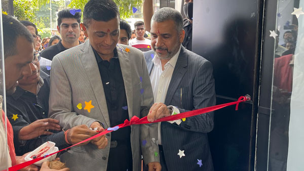 വില്‍പ്പന വര്‍ധിപ്പിക്കുക ലക്ഷ്യം; സൂറത്തിലും ഡീലര്‍ഷിപ്പ് തുറന്ന് Revolt