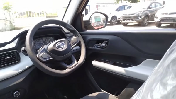 Tata Punch മൈക്രോ എസ്‌യുവിയുടെ ബേസ് പ്യുവർ മോഡലിനെ അടുത്തറിയാം; വീഡിയോ