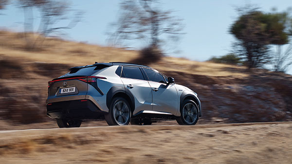 ഇലക്ട്രിക് എസ്യുവിയെ വെളിപ്പെടുത്തി Toyota; bZ4x-നെ പരിചയപ്പെടാം ഇലക്ട്രിക് എസ്യുവിയെ വെളിപ്പെടുത്തി Toyota; bZ4x-നെ പരിചയപ്പെടാം