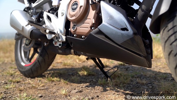 പള്‍സര്‍ ശ്രേണിയിലെ പുതുമുറക്കാരന്‍; Bajaj Pulsar F250 റിവ്യൂ വിശേഷങ്ങള്‍ ഇങ്ങനെ