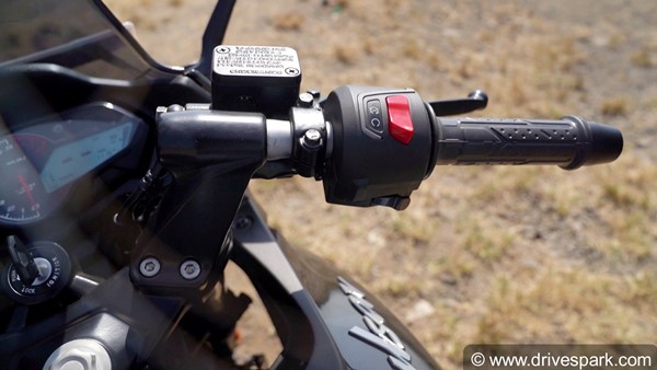 പള്‍സര്‍ ശ്രേണിയിലെ പുതുമുറക്കാരന്‍; Bajaj Pulsar F250 റിവ്യൂ വിശേഷങ്ങള്‍ ഇങ്ങനെ