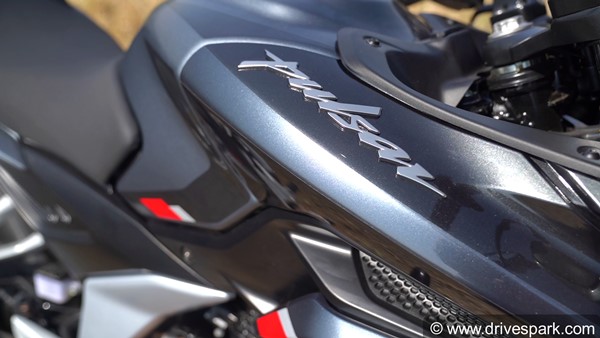 പള്‍സര്‍ ശ്രേണിയിലെ പുതുമുറക്കാരന്‍; Bajaj Pulsar F250 റിവ്യൂ വിശേഷങ്ങള്‍ ഇങ്ങനെ