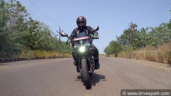 പള്‍സര്‍ ശ്രേണിയിലെ പുതുമുറക്കാരന്‍; Bajaj Pulsar F250 റിവ്യൂ വിശേഷങ്ങള്‍ ഇങ്ങനെ