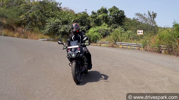 പള്‍സര്‍ ശ്രേണിയിലെ പുതുമുറക്കാരന്‍; Bajaj Pulsar F250 റിവ്യൂ വിശേഷങ്ങള്‍ ഇങ്ങനെ