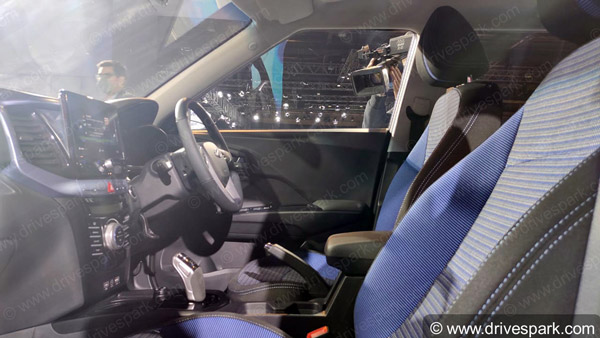 XUV300 എസ്‌യുവിയുടെ ഇലക്‌ട്രിക് പതിപ്പിന് XUV400 എന്ന് പേരിടാൻ മഹീന്ദ്ര