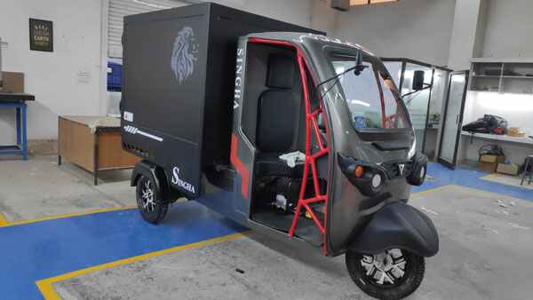 ഇന്ത്യയിലെ ഏറ്റവും വേഗതയേറിയ ചാര്‍ജിംഗ് ഇലക്ട്രിക് ത്രീ-വീലര്‍; Rage+ Rapid അവതരിപ്പിച്ച് Omega