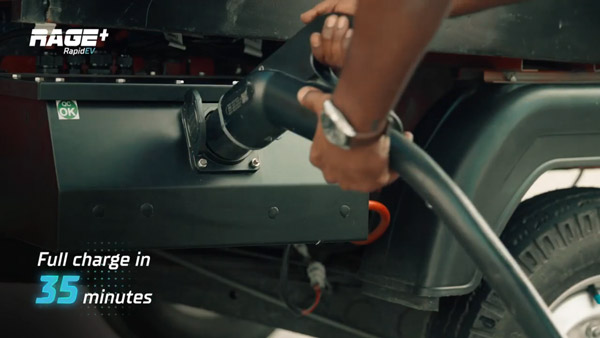 ഇന്ത്യയിലെ ഏറ്റവും വേഗതയേറിയ ചാര്‍ജിംഗ് ഇലക്ട്രിക് ത്രീ-വീലര്‍; Rage+ Rapid അവതരിപ്പിച്ച് Omega