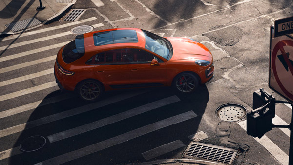 പുതുമകളോടെ Macan രാജ്യത്ത് അവതരിപ്പിച്ച് Porsche; വില 83.21 ലക്ഷം രൂപ