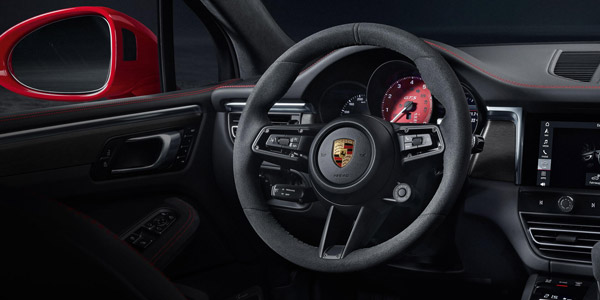 പുതുമകളോടെ Macan രാജ്യത്ത് അവതരിപ്പിച്ച് Porsche; വില 83.21 ലക്ഷം രൂപ