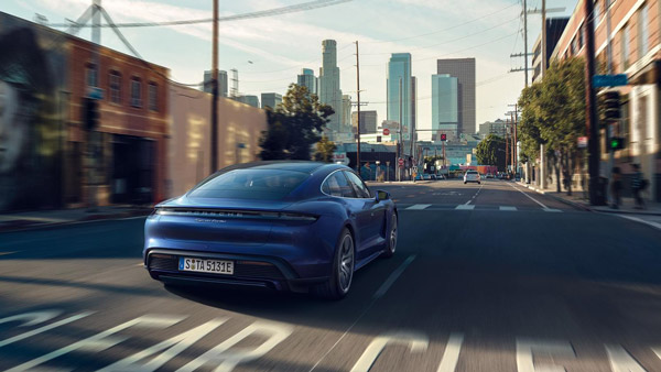 പെർഫോമെൻസ് ഇലക്ട്രിക് മോഡൽ Taycan ഇവി ഇന്ത്യയിൽ അവതരിപ്പിച്ച് Porsche; വില 1.50 കോടി രൂപ