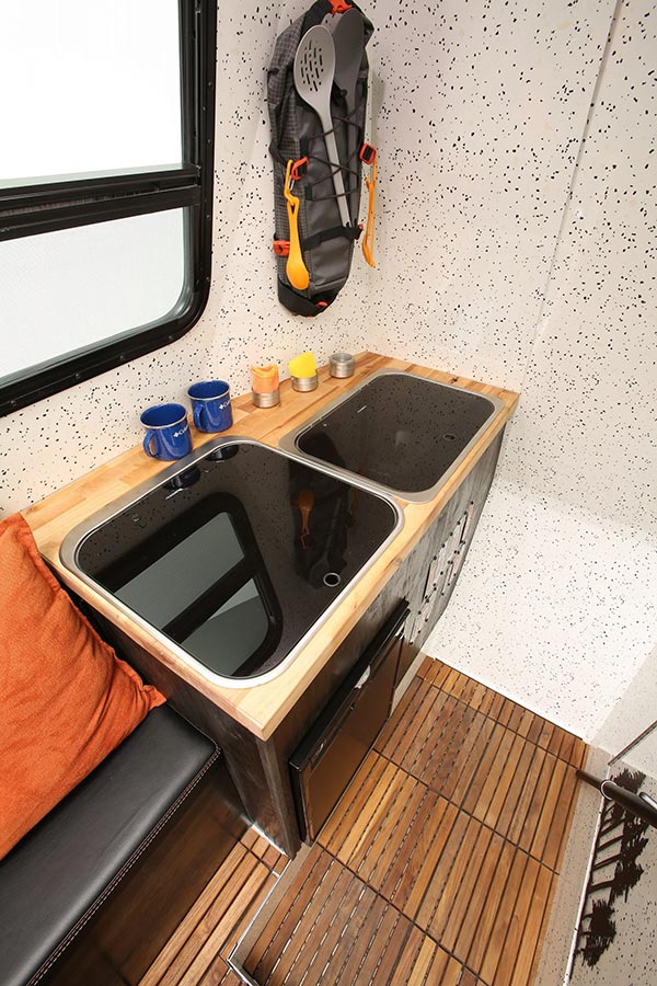 Tacozilla; എവിടേയും പോകാവുന്ന മിനി ഹോം ക്യാമ്പർ അവതരിപ്പിച്ച് Toyota