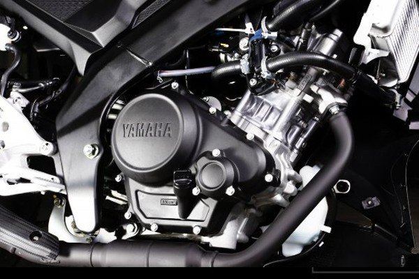 Find Here Chnages And Similarities In New Yamaha R15S V3 Vs R15 V4 Find Here Chnages And Similarities In New Yamaha R15S V3 Vs R15 V4