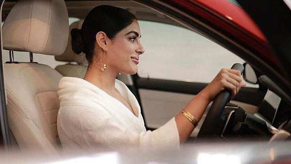 BMW 3 Series Gran Limousine സ്വന്തമാക്കി നടി സംയുക്ത മേനോന്‍; ചിത്രങ്ങൾ വൈറൽ