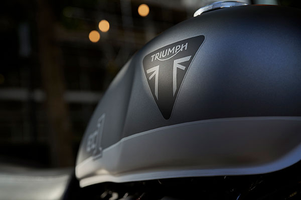 വില 8.85 ലക്ഷം രൂപ, പുതിയ സ്ട്രീറ്റ് ട്വിൻ EC1 സ്പെഷ്യൽ എഡിഷൻ മോഡലിനെ അവതരിപ്പിച്ച് ട്രയംഫ്