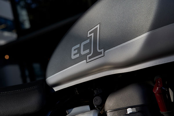 വില 8.85 ലക്ഷം രൂപ, പുതിയ സ്ട്രീറ്റ് ട്വിൻ EC1 സ്പെഷ്യൽ എഡിഷൻ മോഡലിനെ അവതരിപ്പിച്ച് ട്രയംഫ്