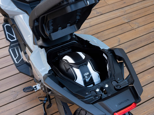 X-ADV അഡ്വഞ്ചർ സ്കൂട്ടറുമായി Honda ഇന്ത്യയിലേക്ക് വരുന്നു X-ADV അഡ്വഞ്ചർ സ്കൂട്ടറുമായി Honda ഇന്ത്യയിലേക്ക് വരുന്നു