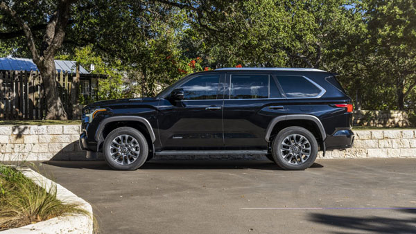 ഇതാണ് ശരിക്കും എസ്‌യുവി! 437 bhp കരുത്തുമായി പുതുതലമുറ Toyota Sequoia വിപണിയിൽ