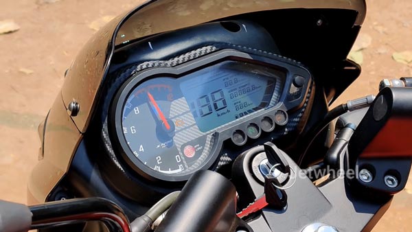 അണിയറയിൽ പുത്തൻ ട്വിൻ സിലണ്ടർ മോഡലോ? Twinner നെയിംപ്ലേറ്റ് ട്രേഡ്മാർക്ക് ചെയ്ത് Bajaj