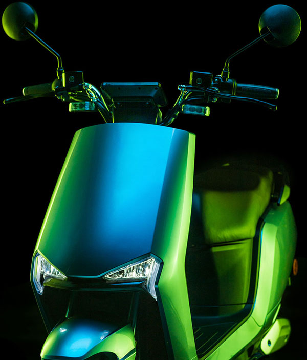 BGAUSS കേരളത്തില്‍ എത്തി; ആദ്യ ഡിലര്‍ഷിപ്പിന്റെ പ്രവര്‍ത്തനം കോഴിക്കോട് ആരംഭിച്ചു