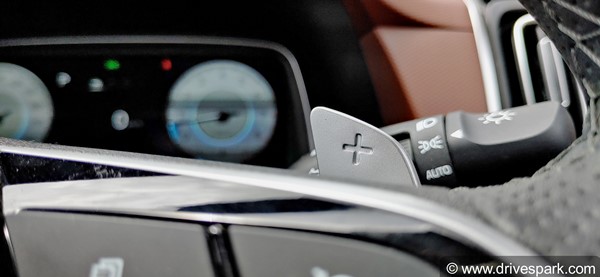 ഒരേ പ്ലാറ്റ്ഫോമും വ്യത്യസ്തമായ ലുക്കും; മാറ്റുരയ്ക്കാം Hyundai Alcazar ഉം Kia Carens ഉം തമ്മിൽ