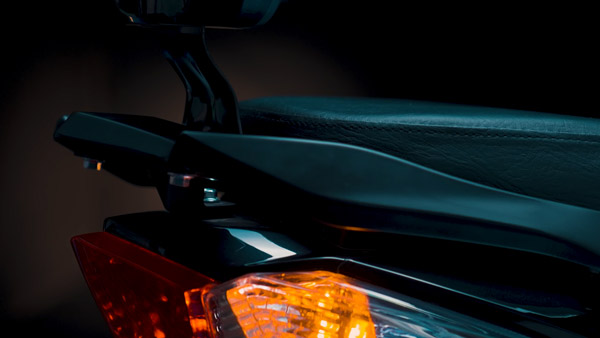 രണ്ട് ഹൈ-സ്പീഡ് ഇലക്ട്രിക് സ്കൂട്ടറുകളുമായി വാർഡ് വിസാർഡ്, ടീസർ വീഡിയോ കാണാം രണ്ട് ഹൈ-സ്പീഡ് ഇലക്ട്രിക് സ്കൂട്ടറുകളുമായി വാർഡ് വിസാർഡ്, ടീസർ വീഡിയോ കാണാം