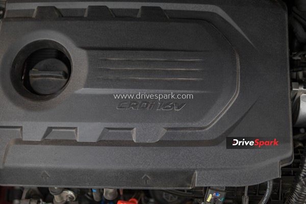 മികച്ച ഫീച്ചറുകൾക്കും കംഫർട്ടിനുമൊപ്പം ബെസ്റ്റ് ഇൻ ക്ലാസ് തേർഡ് റോ സീറ്റുമായി Kia Carens; വീഡിയോ