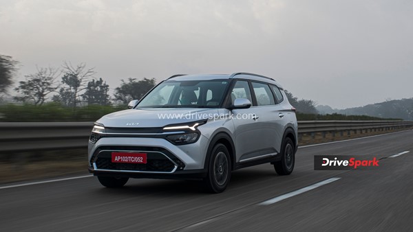 എംപിവി സെഗ്മെന്റിന് പുത്തൻ പകിട്ടേകാൻ Kia Carens; റിവ്യൂ വിശേഷങ്ങൾ ഇതാ