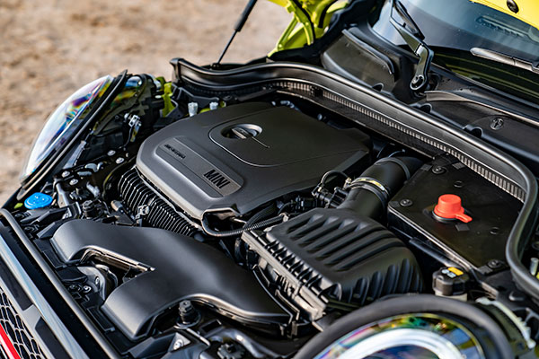 കേരളത്തില്‍ ഇത് ആദ്യം; സെസ്റ്റി യെല്ലോ Mini Cooper S കണ്‍വേര്‍ട്ടബിള്‍ സ്വന്തമാക്കി ജോജു ജോര്‍ജ്