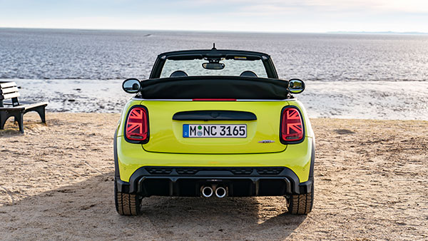 കേരളത്തില്‍ ഇത് ആദ്യം; സെസ്റ്റി യെല്ലോ Mini Cooper S കണ്‍വേര്‍ട്ടബിള്‍ സ്വന്തമാക്കി ജോജു ജോര്‍ജ്