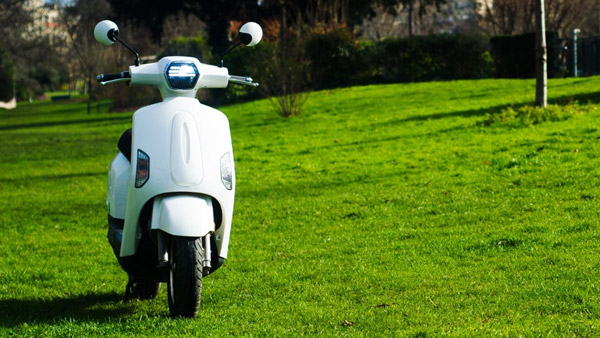 കാണാനും അഴക്, 140 കിലോമീറ്റർ റേഞ്ചും; AM1 ഇലക്‌ട്രിക് സ്‌കൂട്ടറുമായി Mob-ion