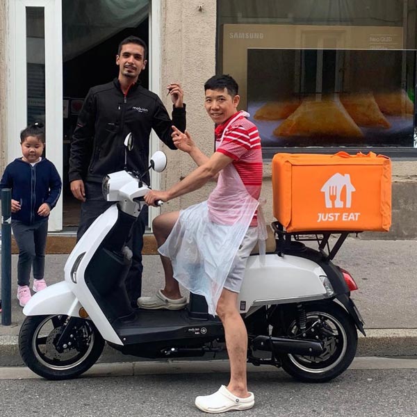 കാണാനും അഴക്, 140 കിലോമീറ്റർ റേഞ്ചും; AM1 ഇലക്‌ട്രിക് സ്‌കൂട്ടറുമായി Mob-ion