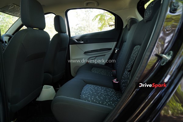 സിഎന്‍ജി വിഭാഗത്തില്‍ Tata-യുടെ തുറുപ്പ്ചീട്ടാകാന്‍ Tiago; റിവ്യൂ വിശേഷങ്ങള്‍ ഇതാ