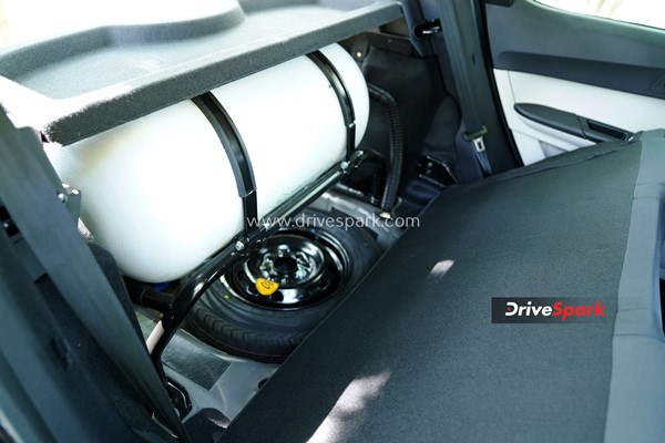 സിഎന്‍ജി വിഭാഗത്തില്‍ Tata-യുടെ തുറുപ്പ്ചീട്ടാകാന്‍ Tiago; റിവ്യൂ വിശേഷങ്ങള്‍ ഇതാ