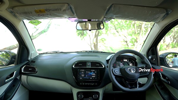 സിഎന്‍ജി വിഭാഗത്തില്‍ Tata-യുടെ തുറുപ്പ്ചീട്ടാകാന്‍ Tiago; റിവ്യൂ വിശേഷങ്ങള്‍ ഇതാ