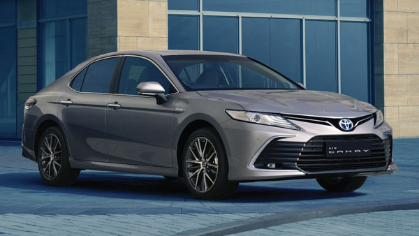 മുഖംമിനുക്കി Toyota Camry ഹൈബ്രിഡും വിപണിയിൽ; വില 41.70 ലക്ഷം രൂപ