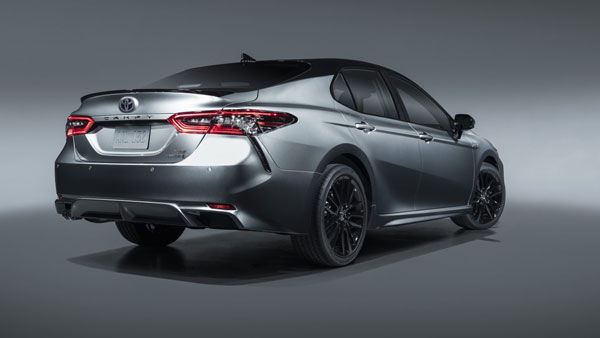 Camry Hybrid ഫെയ്‌സ്‌ലിഫ്റ്റ് ഇന്ത്യയിലേക്കും; പുതിയ ടീസര്‍ വീഡിയോ പങ്കുവെച്ച് Toyota