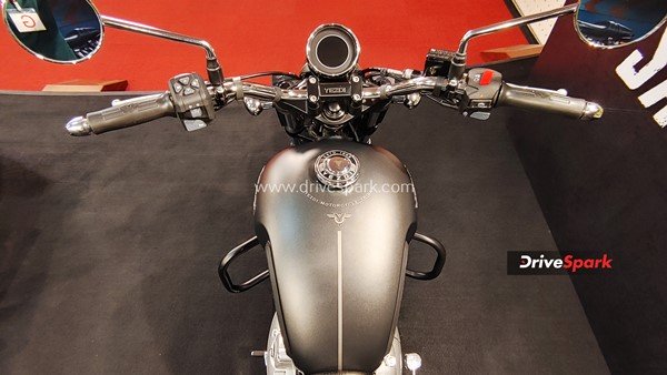 Jawa Vs Yezdi Roadster; എഞ്ചിന്‍, ഫീച്ചര്‍, ഡിസൈന്‍ വ്യത്യാസങ്ങള്‍ ഇങ്ങനെ