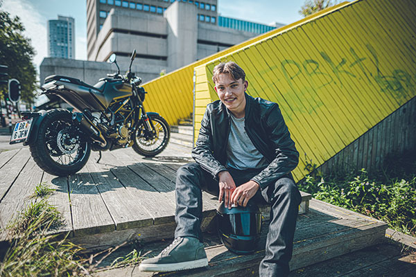 നവീകരിച്ച സ്റ്റൈലിംഗുമായി 2022 സ്വാർട്ട്പിലൻ, വിറ്റ്പിലൻ മോഡലുകളെ അവതരിപ്പിച്ച് ഹസ്‌ഖ്‌വർണ