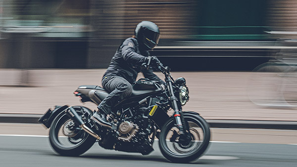 നവീകരിച്ച സ്റ്റൈലിംഗുമായി 2022 സ്വാർട്ട്പിലൻ, വിറ്റ്പിലൻ മോഡലുകളെ അവതരിപ്പിച്ച് ഹസ്‌ഖ്‌വർണ