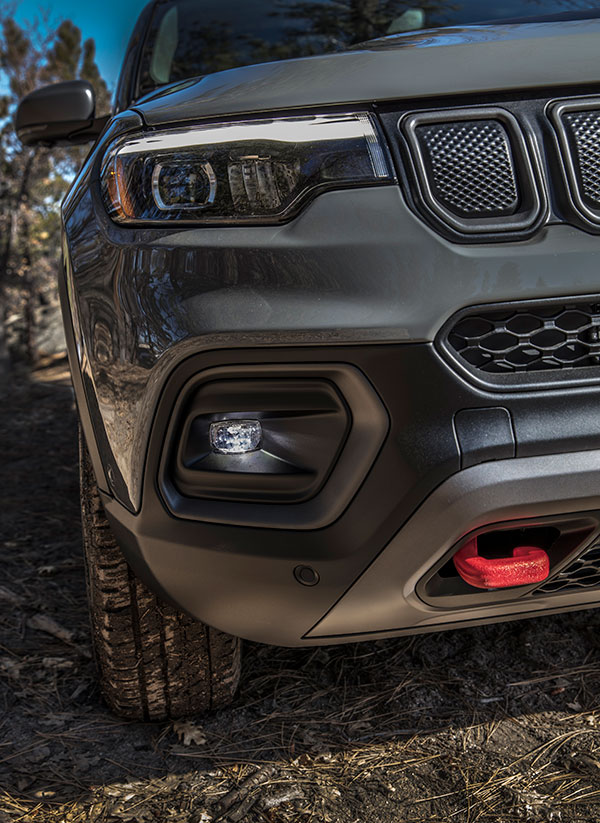 ഔദ്യോഗിക ലോഞ്ചിന് മുന്നോടിയായി Compass Trailhawk -ന്റെ ടീസർ പങ്കുവെച്ച് Jeep